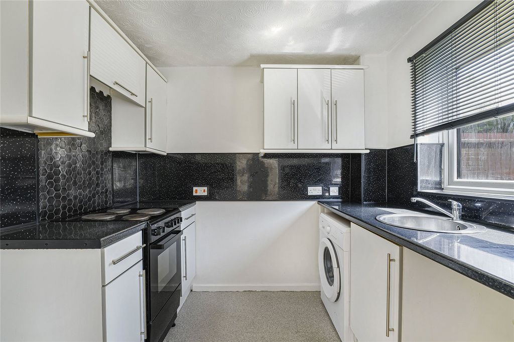 Property photo 3 of 15 Kitchen