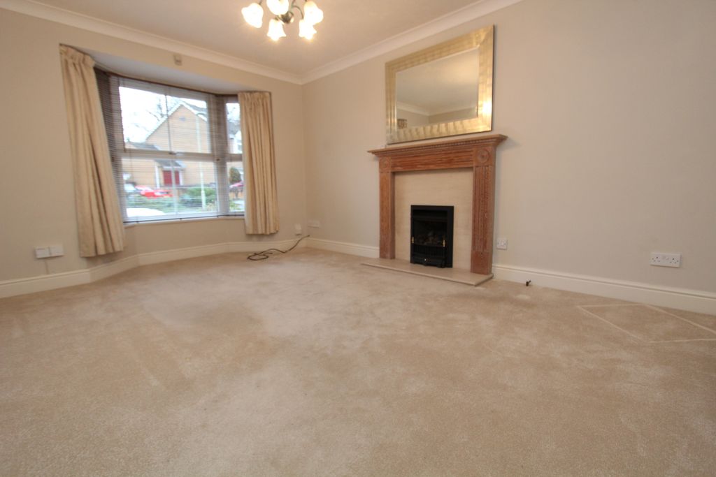 Property photo 2 of 12 Photo 02