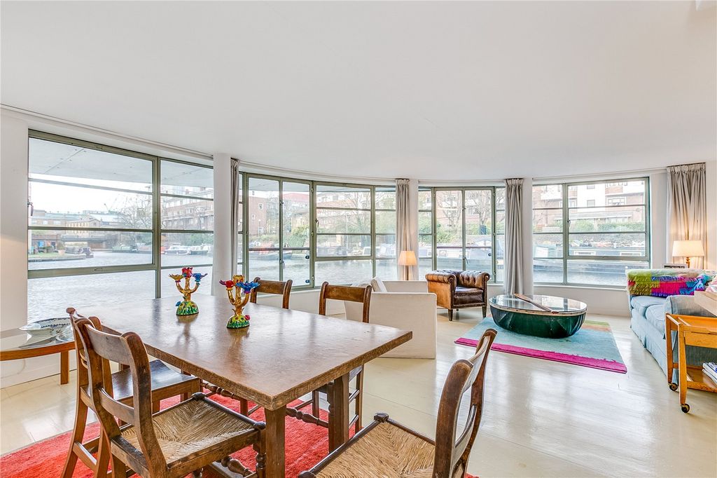 Property photo 3 of 14