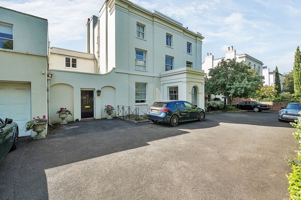 Property photo 2 of 15 1305117-1-683Dd05...