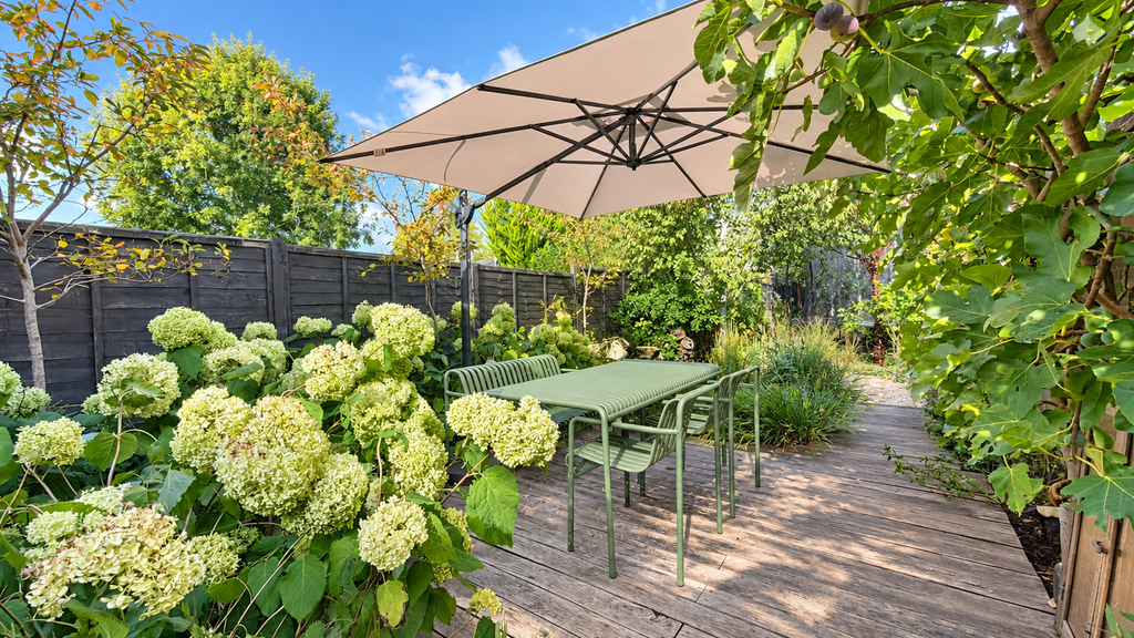 Property photo 2 of 20 Garden Patio