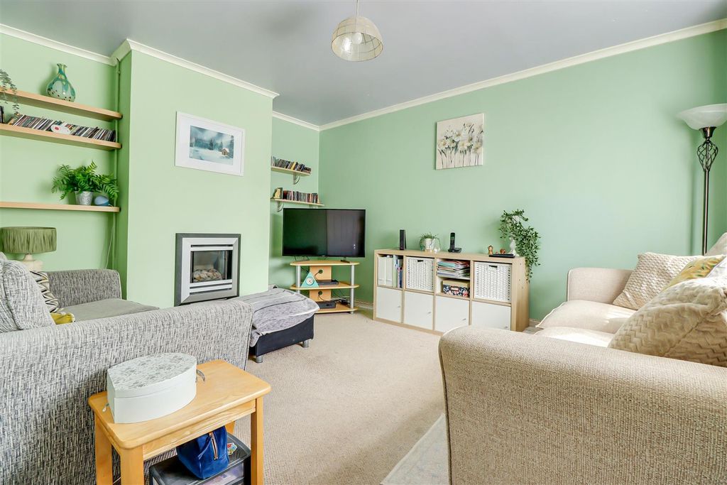 Property photo 3 of 20