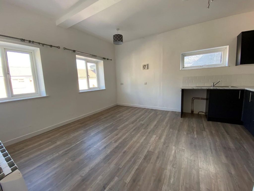 Property photo 3 of 6 Living Area