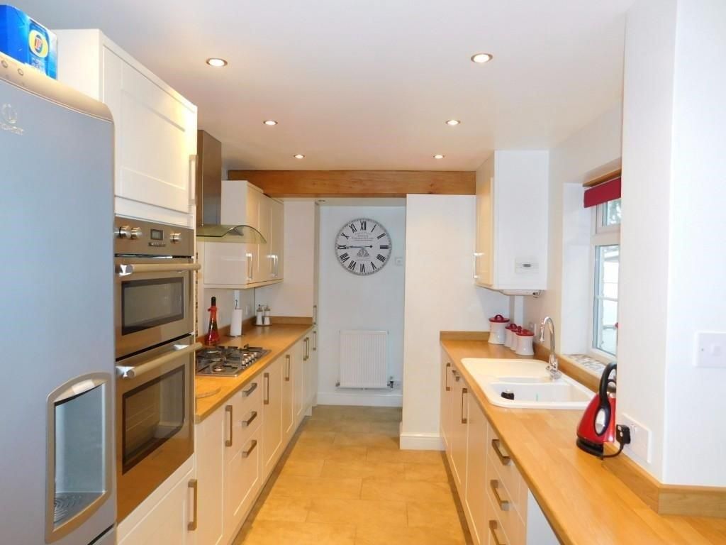 Property photo 2 of 16 Kitchen