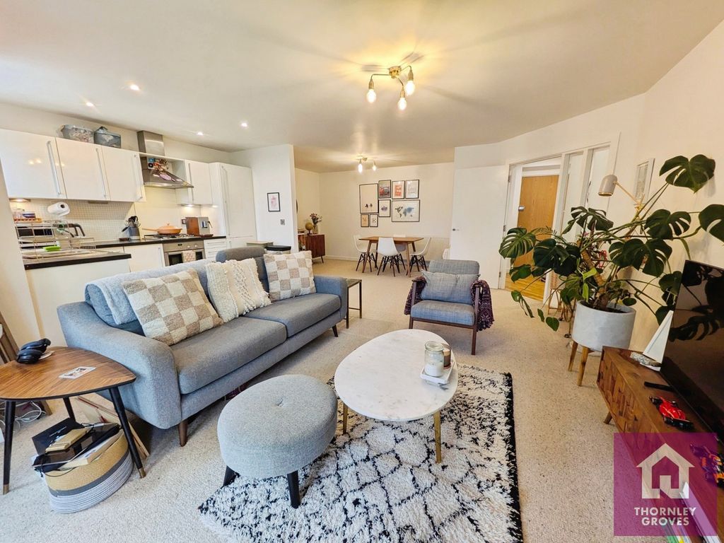 Property photo 2 of 14 Pbox-Img.Jpg