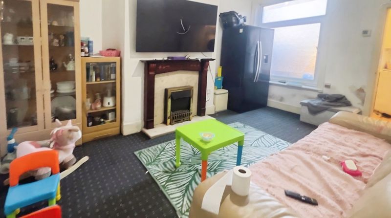 Property photo 2 of 9 Lounge