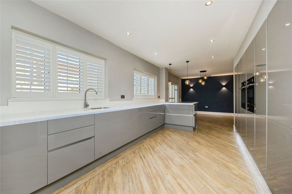Property photo 3 of 29 Picture No. 23