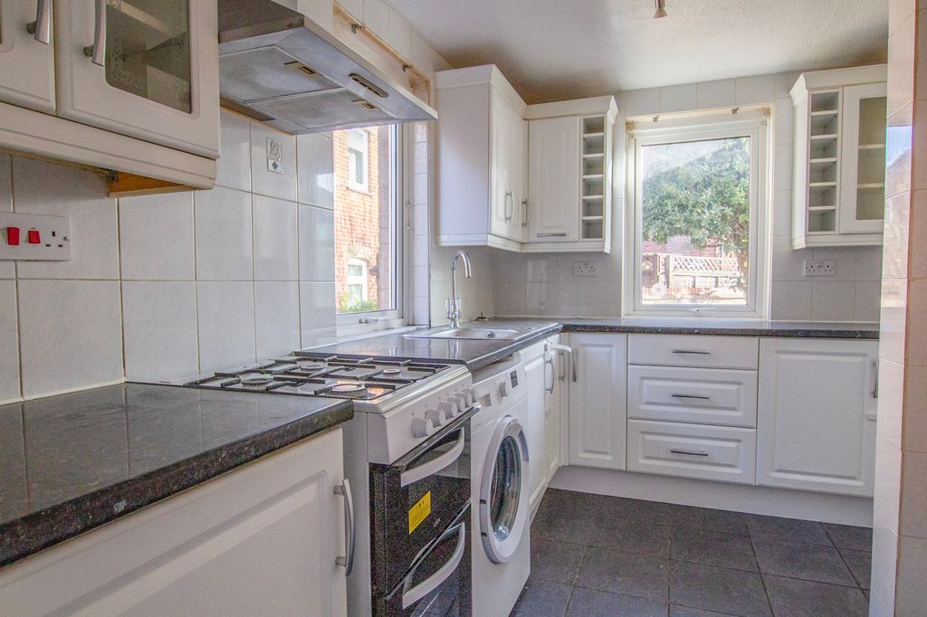 Property photo 2 of 12 Kitchen