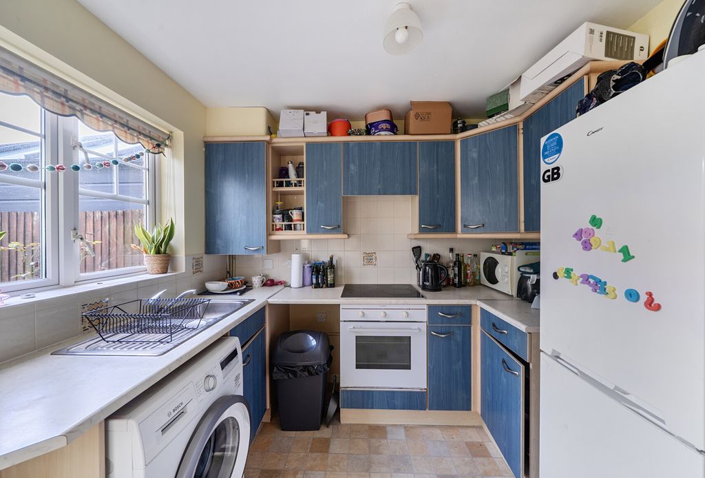 Property photo 2 of 13 1408347-6-698388d...
