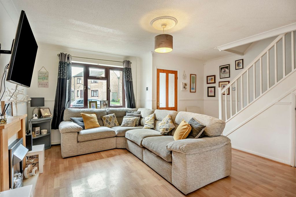 Property photo 3 of 12
