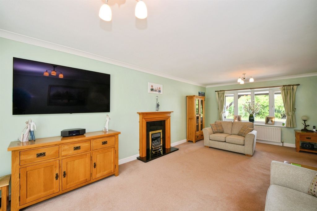 Property photo 2 of 19