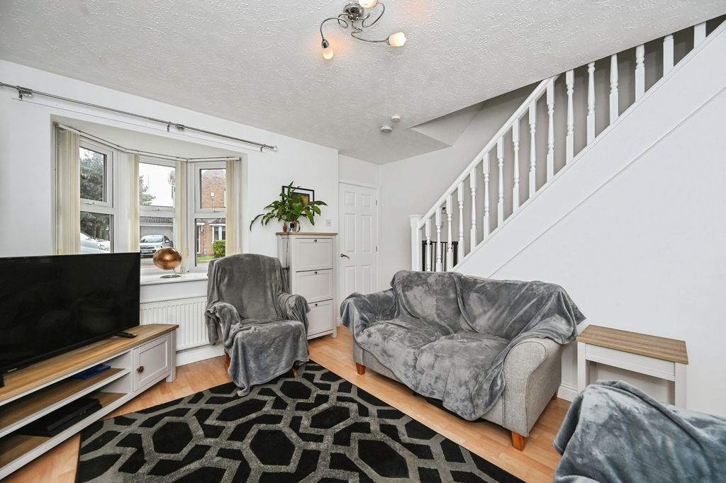 Property photo 3 of 19 Living Room