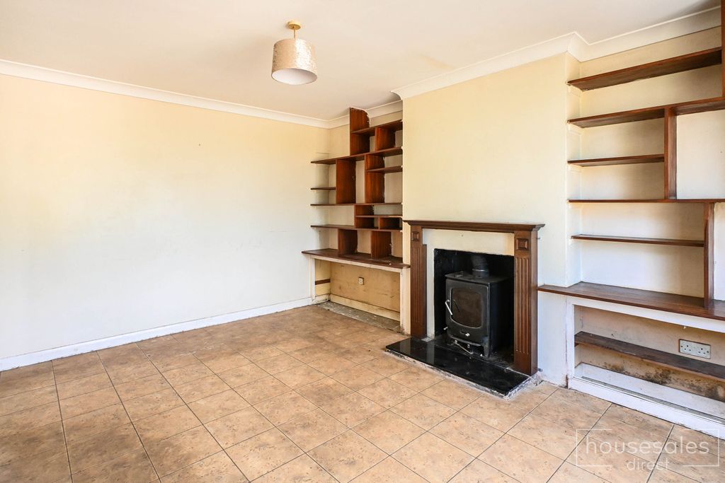 Property photo 2 of 11