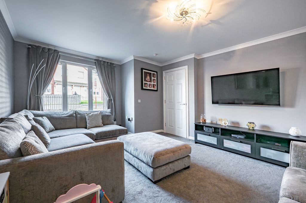 Property photo 2 of 29