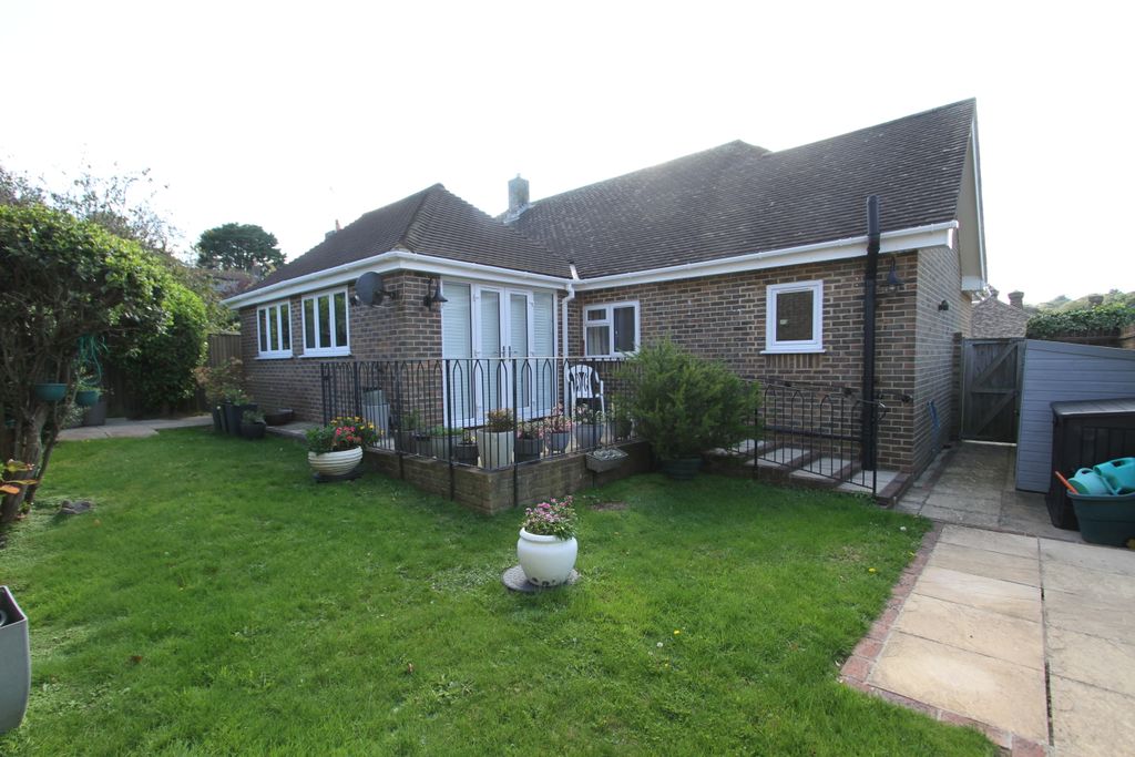 Property photo 2 of 17