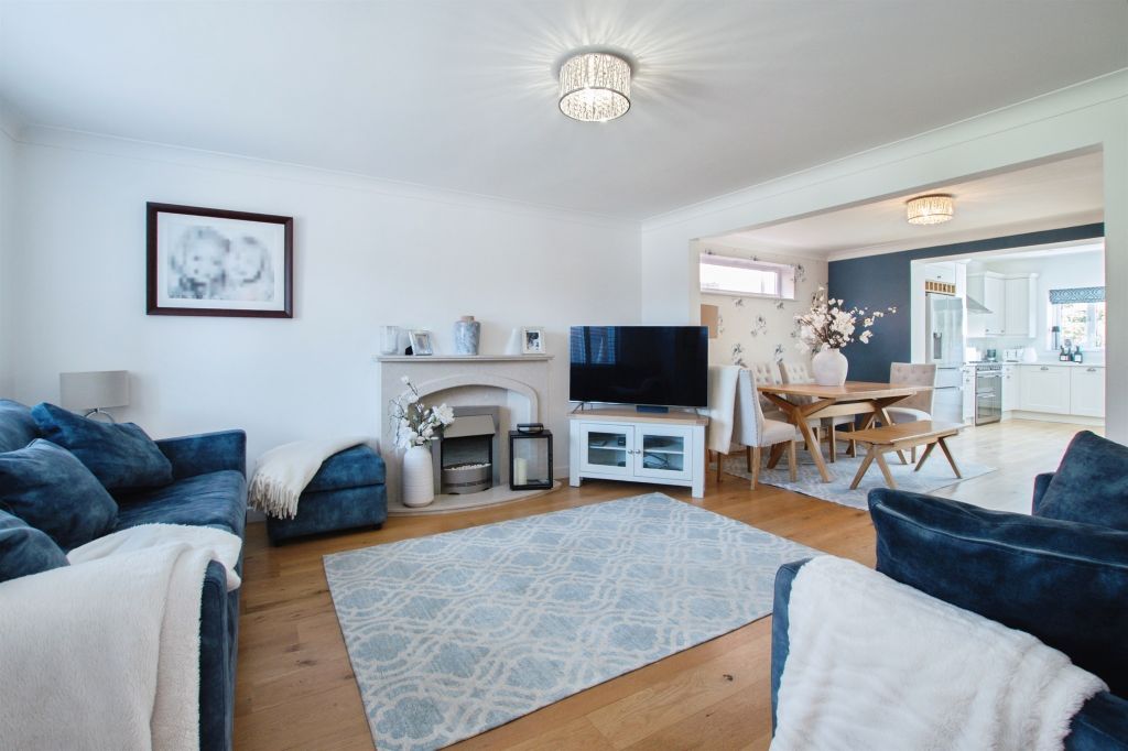 Property photo 2 of 33