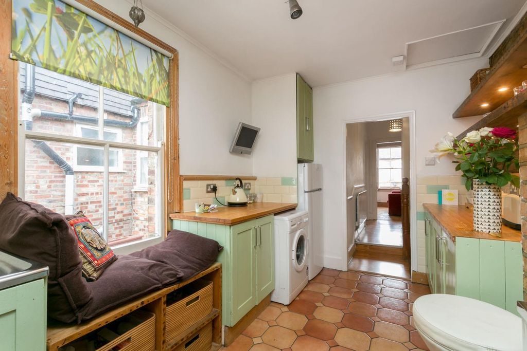 Property photo 3 of 22