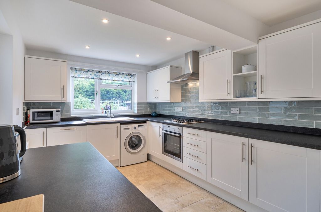 Property photo 2 of 19 Kitchen