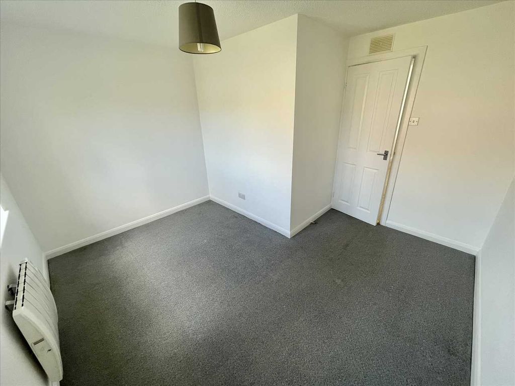 Property photo 3 of 7 Bedroom No. 1