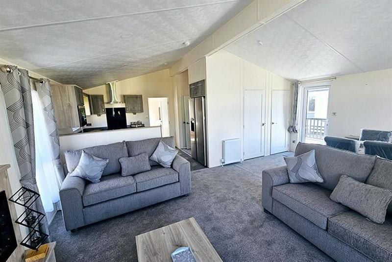 Property photo 3 of 7 007044 2 20260201 01.Jpeg