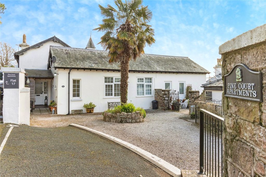 Property photo 1 of 14 External