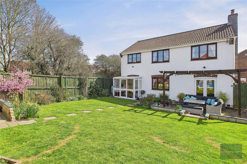 Property photo 3 of 33 Picture No. 16