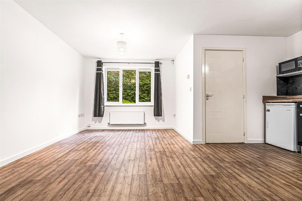 Property photo 2 of 19 Image 7.Jpg