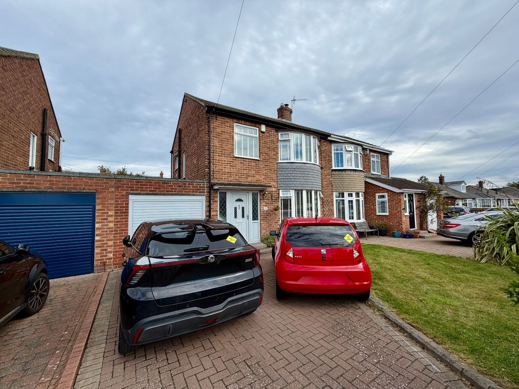 Property photo 1 of 13 Outside