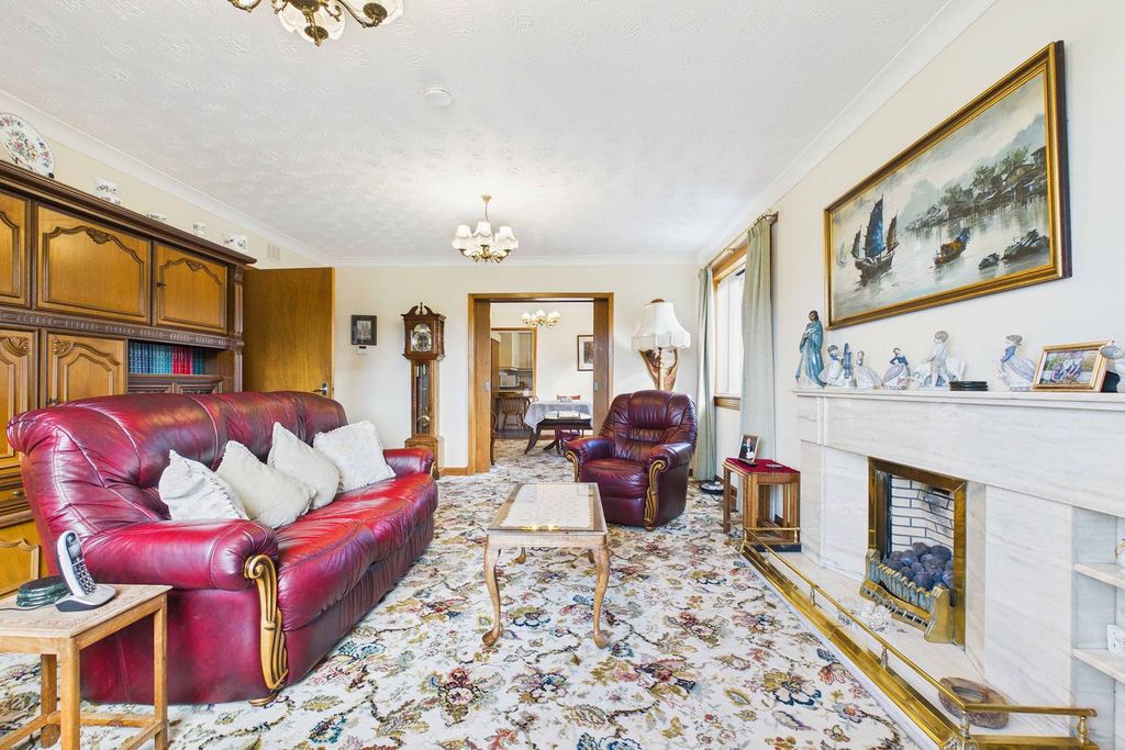 Property photo 3 of 25