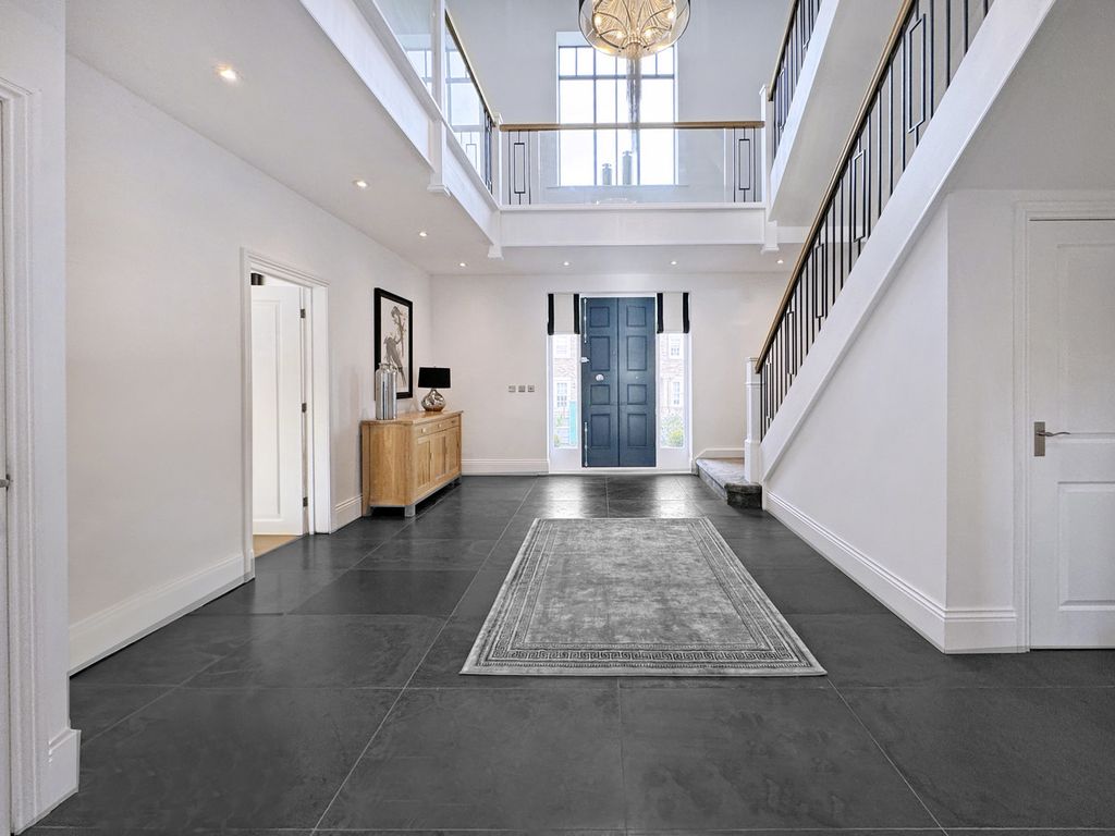 Property photo 2 of 47