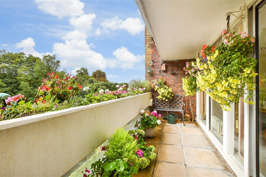 Property photo 3 of 14 Balcony / Terrace