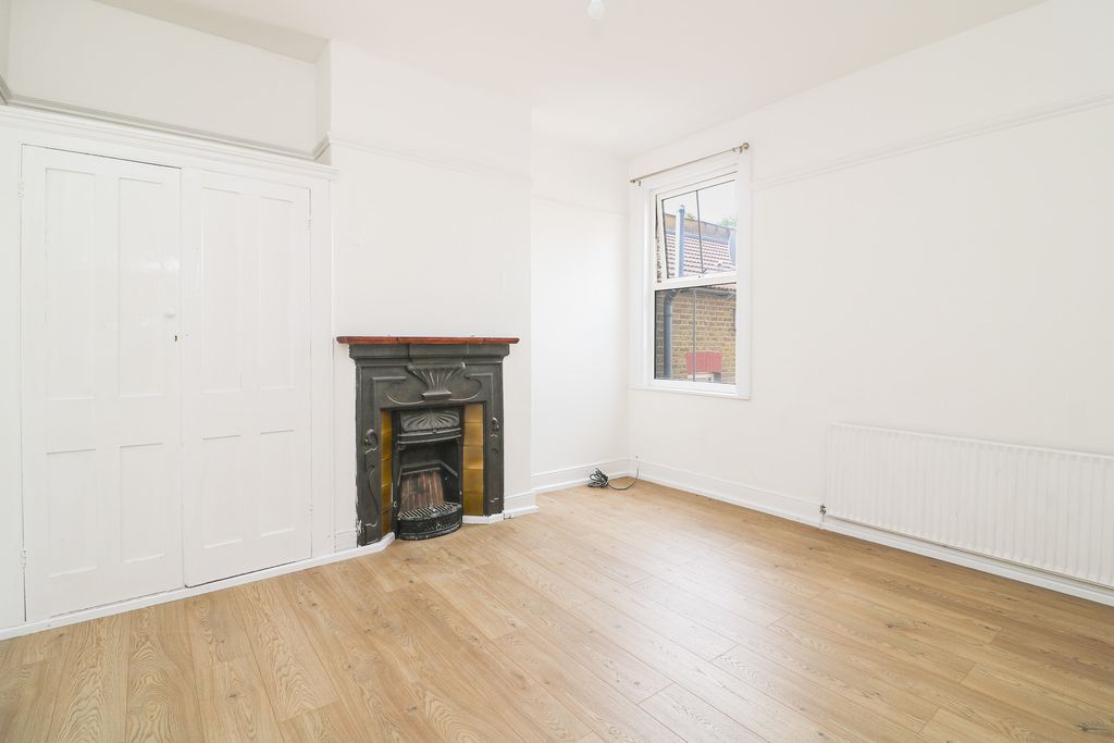 Property photo 3 of 8