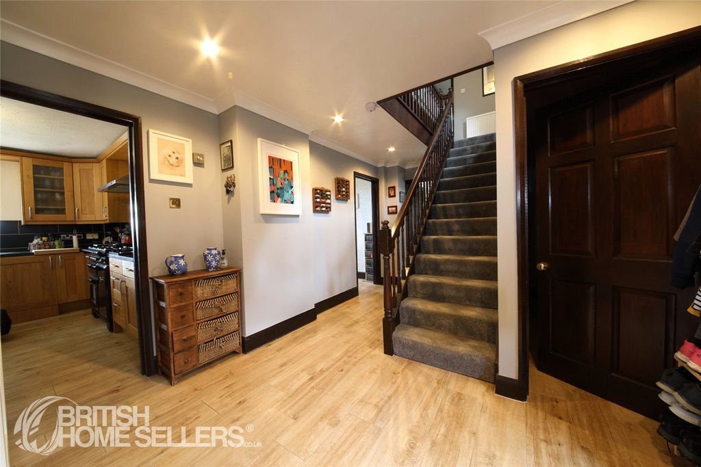 Property photo 2 of 26 Picture No. 14