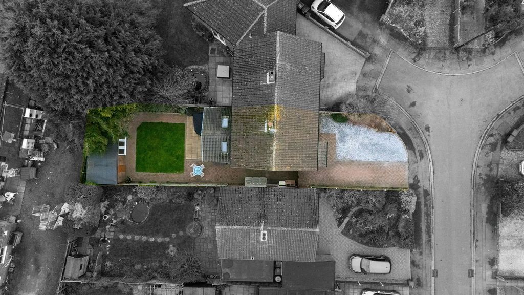 Property photo 2 of 24