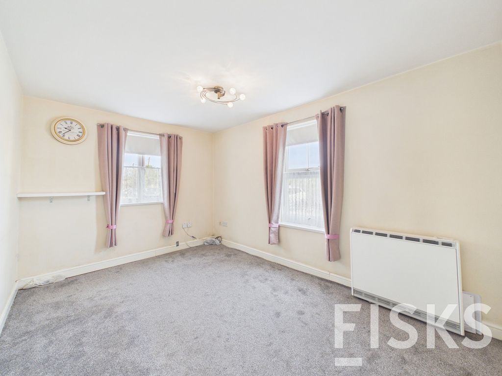 Property photo 3 of 8