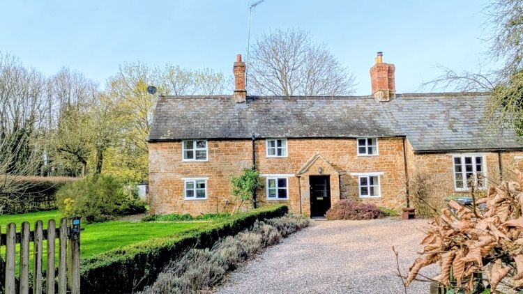 Property photo 1 of 11 Front v.1