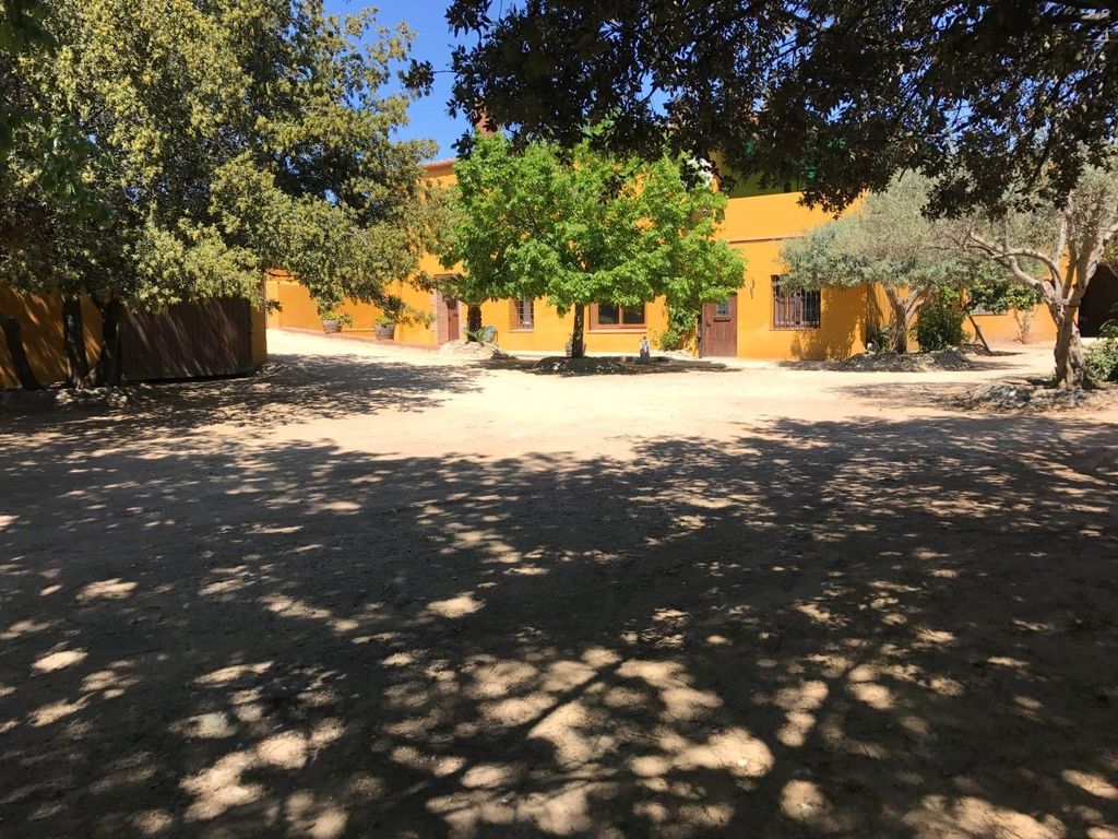 Property photo 3 of 35
