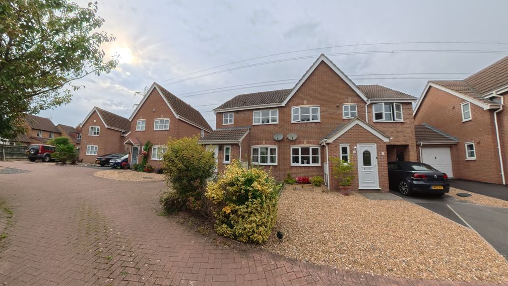 Property photo 1 of 12 External