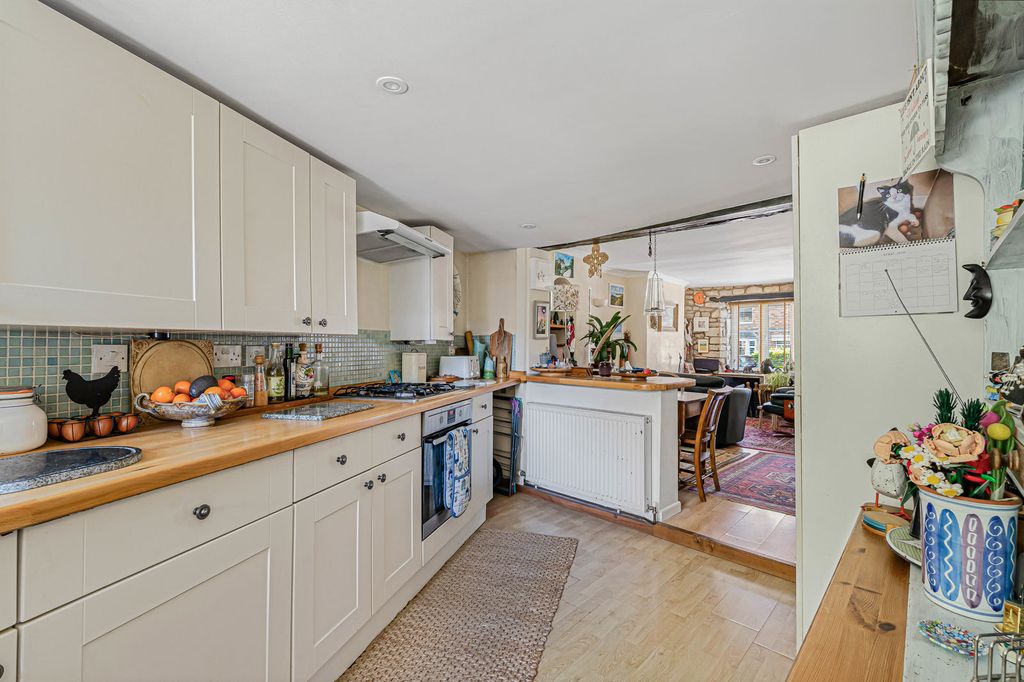 Property photo 3 of 20 Kitchen