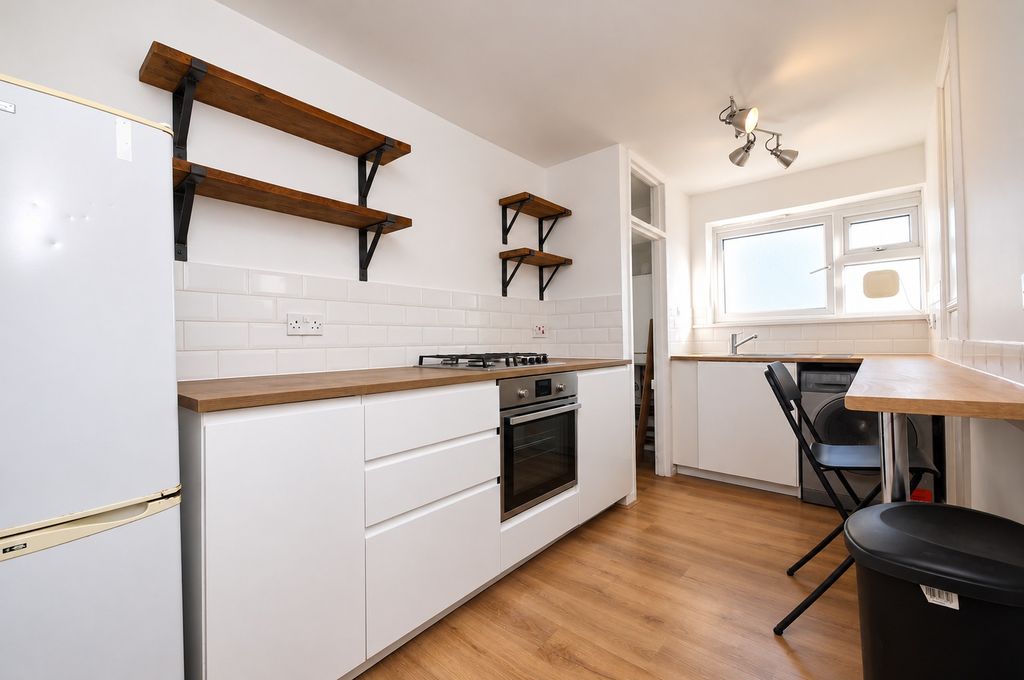 Property photo 2 of 10 5521011