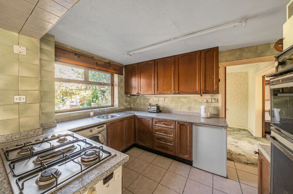 Property photo 2 of 15 Kitchen