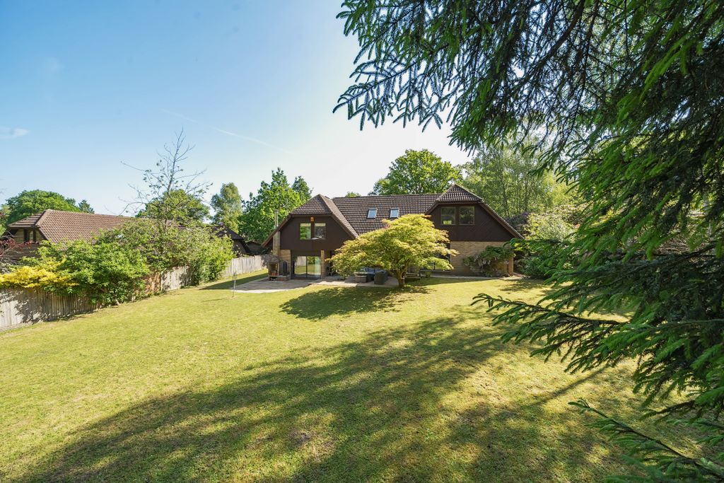 Property photo 1 of 18