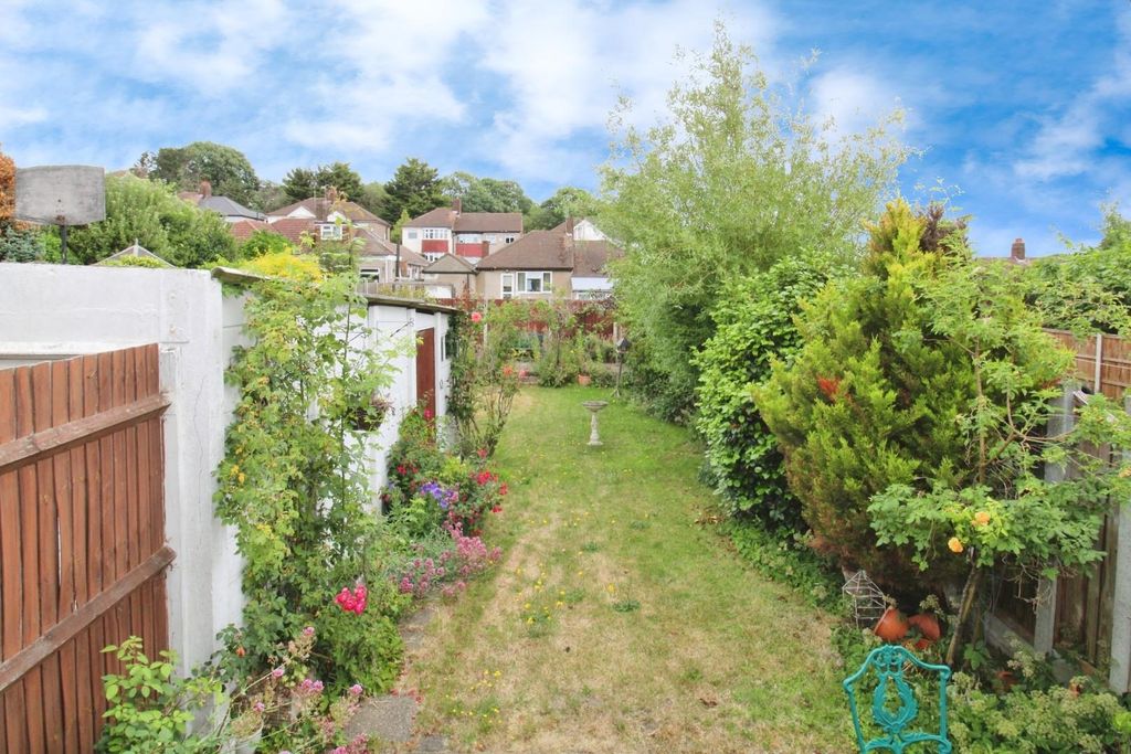 Property photo 3 of 14 Garden