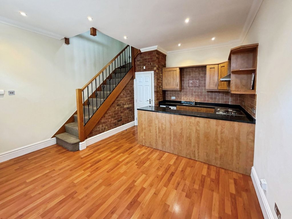 Property photo 2 of 10 Pbox-Img.Jpg