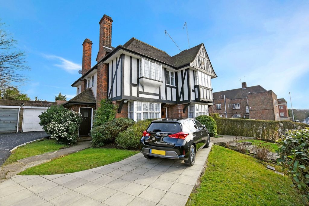 Property photo 1 of 10 11