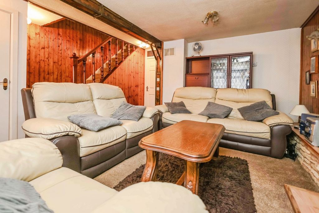 Property photo 2 of 19 Pbox-Img.Jpg