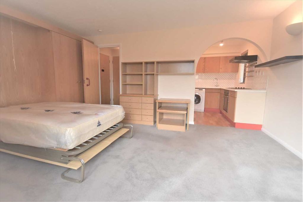 Property photo 3 of 5