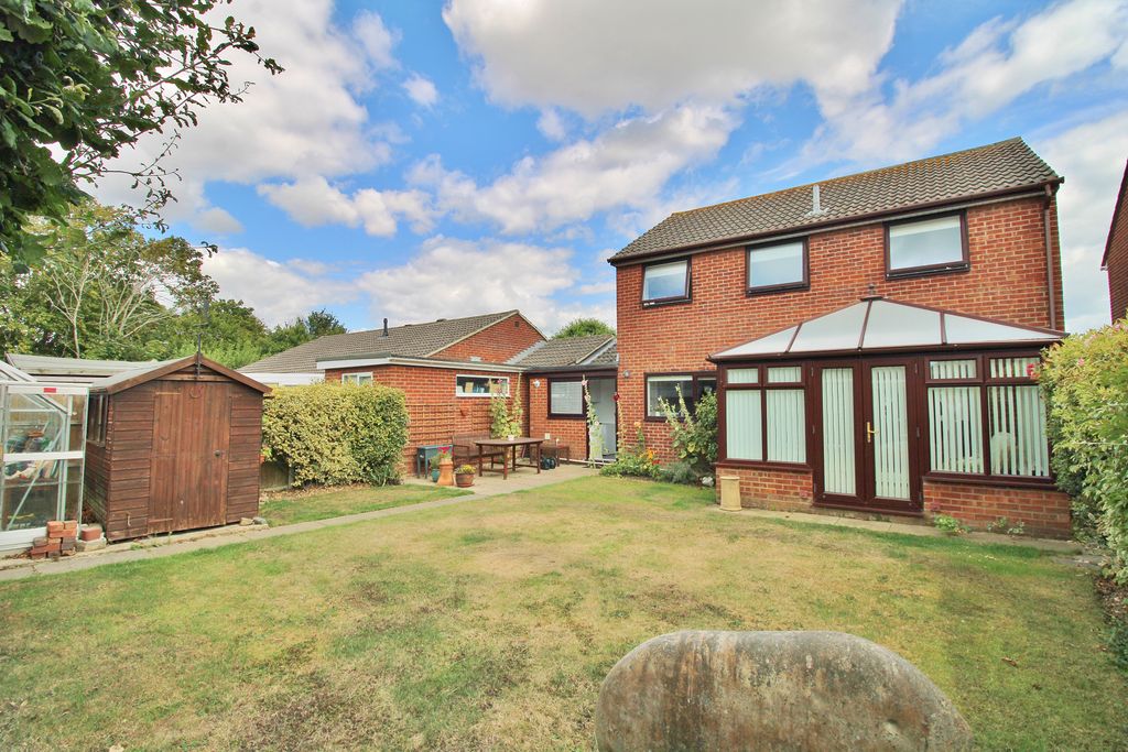 Property photo 2 of 32