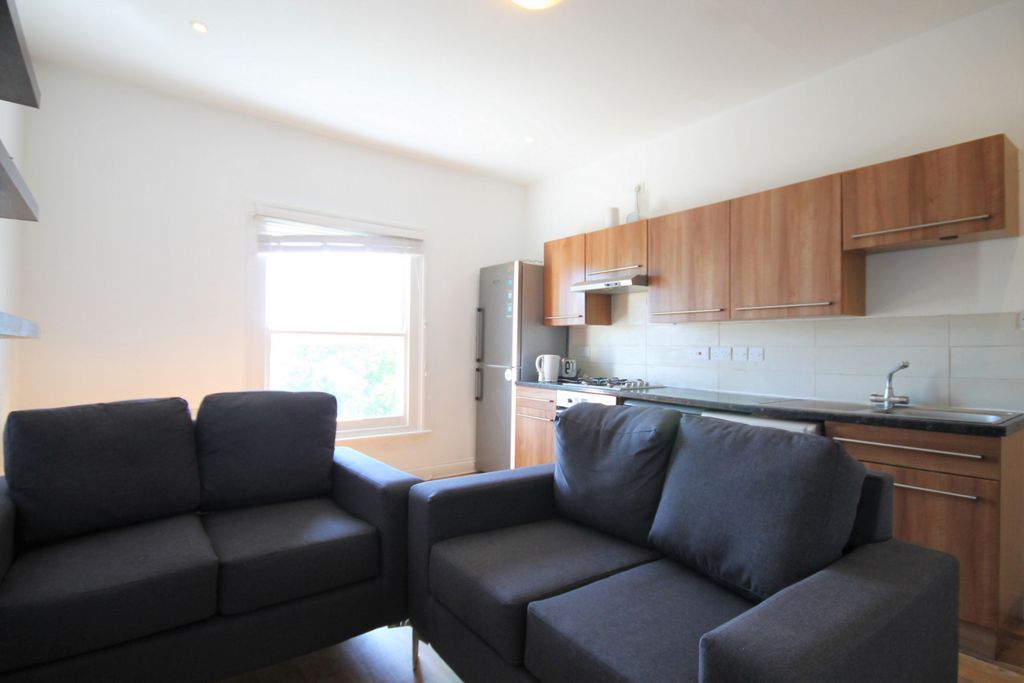 Property photo 2 of 6 Reception