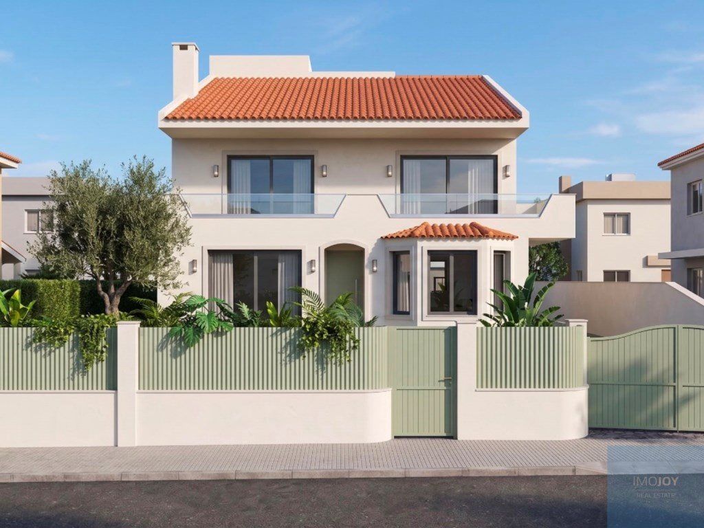 Property photo 1 of 25 5+1 Bedroom Villa With Pool In Alapraia
